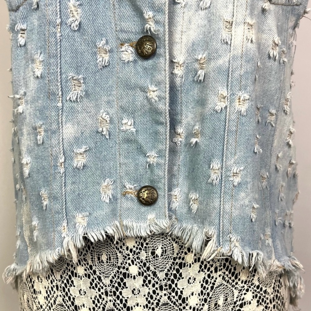 Very J distressed high low denim vest - Size: Large - Picture 8 of 16